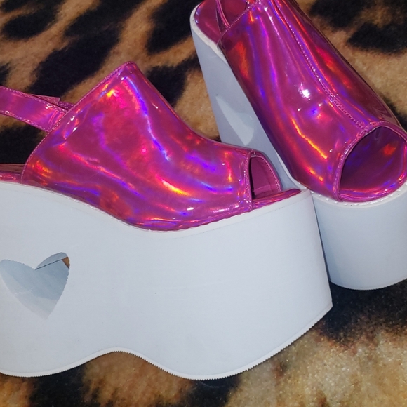 ⭐SALE⭐Chunky Barbie Holographic Wedges - Picture 9 of 10